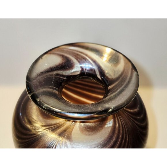 Cal Breed amethyst Feathered Art Glass Vase With Elegant Iridescent Detailing si - Picture 3 of 8